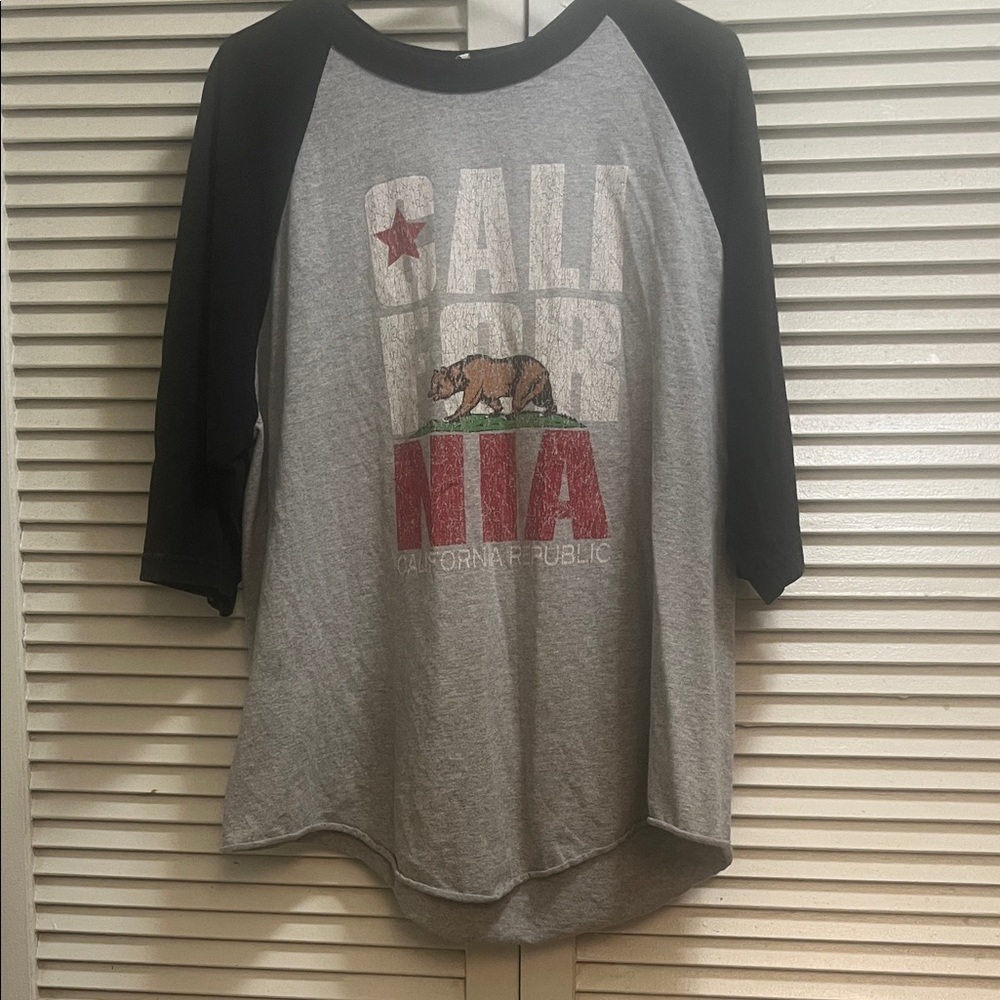 Source Unknown Gray and Black Long Sleeve Tee